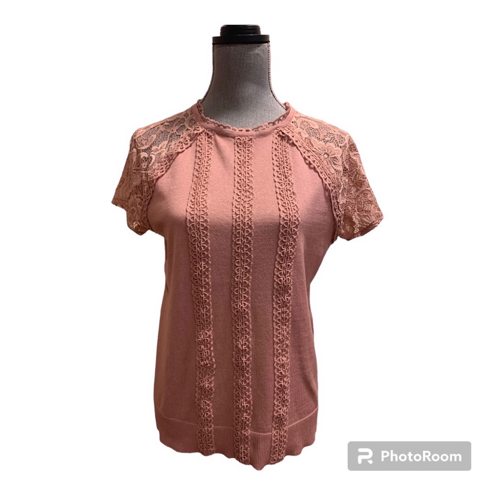 Cable and Gauge lace sleeve rayon/Polyester top size medium